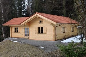 Ferienhaus als Blockhaus – Vorderansicht