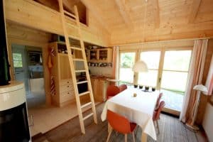 Ferienhaus - Blockhaus von innen – Küche