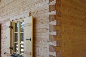 Eckverbindung Holz Almhütte