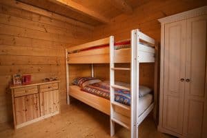 Ferienhaus - Blockhaus von innen – Schlafzimmer
