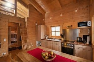 Ferienhaus - Blockhaus von innen – Küche