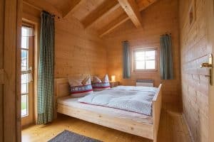 Ferienhaus - Blockhaus von innen – Schlafzimmer